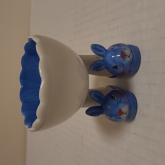 Other - Vintage Rabbit Feet Ceremic Egg Holder